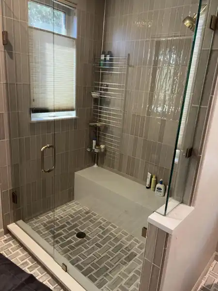 Tile shower with bench
