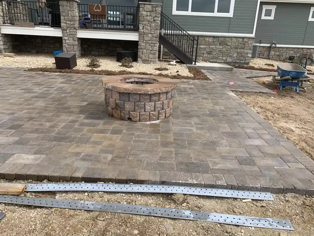 Paver patio with fire pit